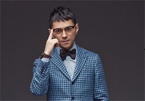 李晨主持人爆料新闻视频,独家爆料新闻背后的故事  第2张